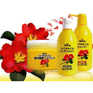 KUROBARA “Camellia Oil Hair Shampoo"  Шампунь для поврежденных волос с маслом камелии японской 500 мл. / 972706